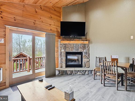 5th image of 221 Cabin Lodge Rd