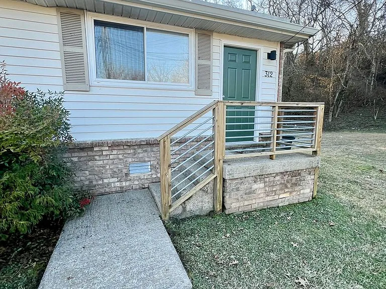312 Moss Rose Ct — Photo 1