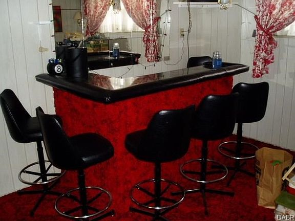 5th image of 121 Tulip Dr