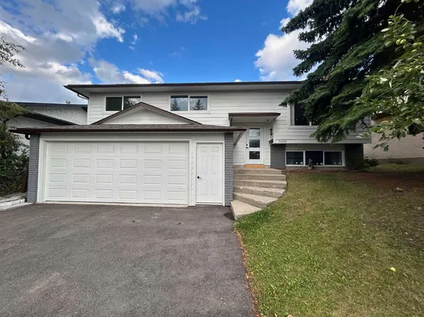 7032 W 78th St NW, Calgary, AB T3B 4H9