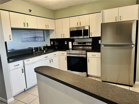 4th image of 2206 S Cypress Bend Dr APT 701