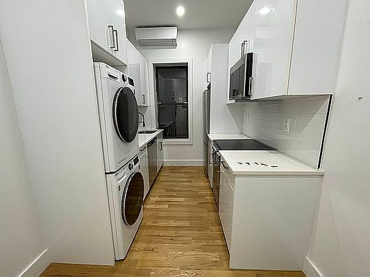 1st image of 419 16th St #16B