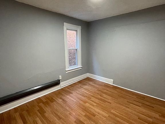 5th image of 28 Monument St Floor 1