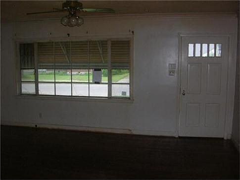 4th image of 1075 Railton Rd