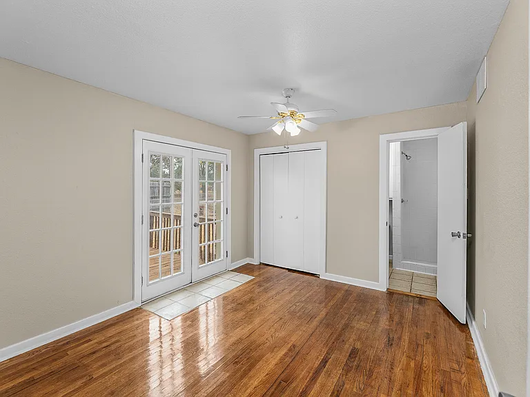 205 NW 40th St — Photo 14