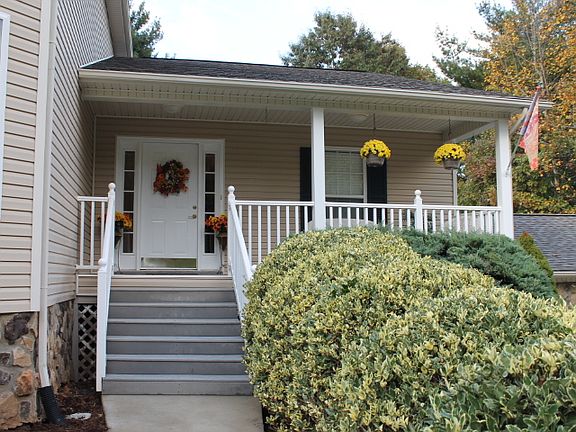 2nd image of 3350 Brooks Pl