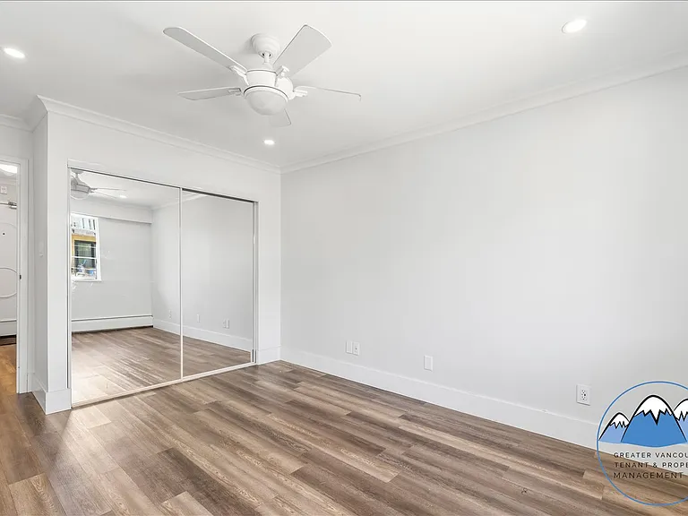 270 3rd St W — Photo 12