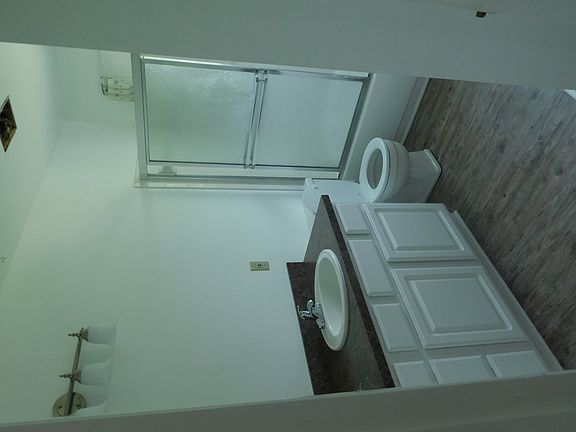 3rd image of 1427 Smithfield Ave