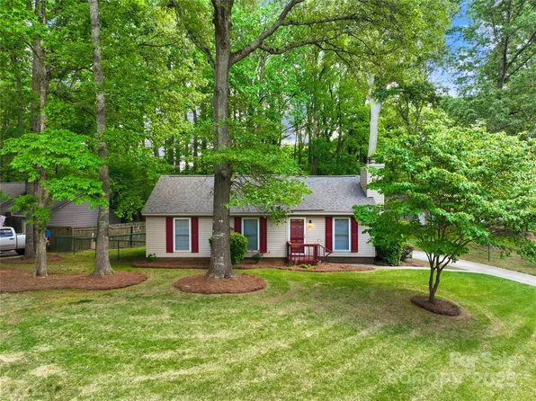 10200 Cairnsmore Pl, Mint Hill, NC 28227