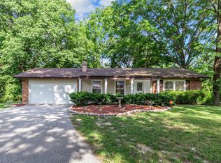 12670 Bay Shore Dr, Florissant, MO 63033