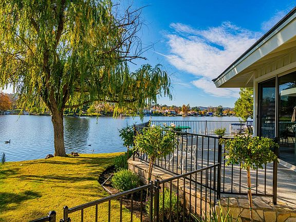 2nd image of 32246 Oakshore Dr