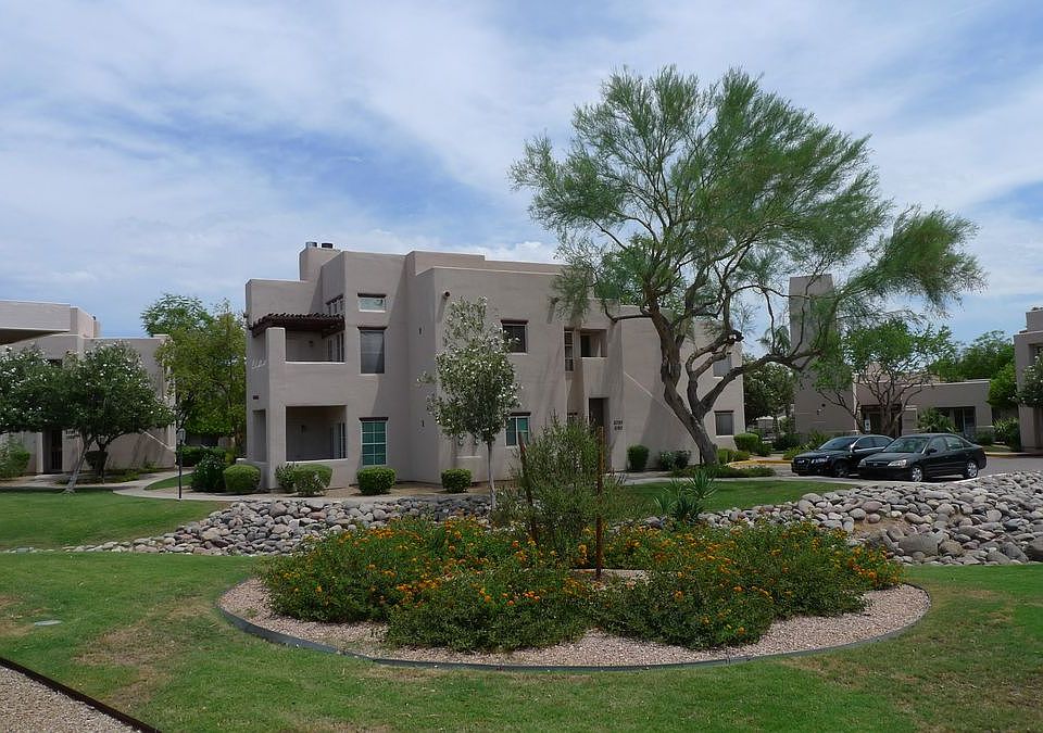 Unit 2095 looking east