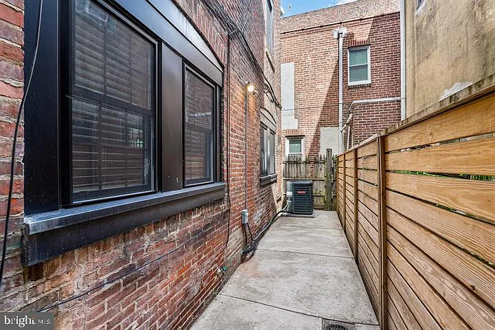 819 S 2nd St #1 — Photo 11