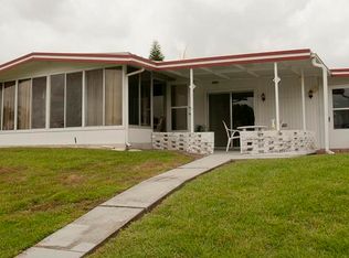 31608 Terrace Dr, Tavares, FL 32778