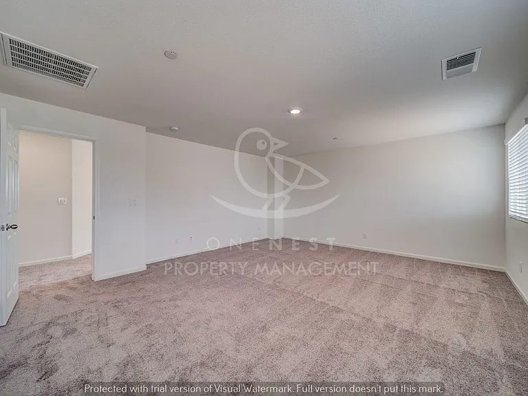638 Valencia St — Photo 23