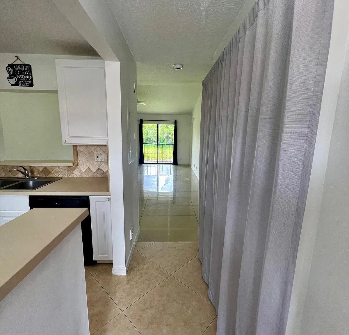 2 bed, 2.0 bath, 912 sqft, $2,200 — Photo 3