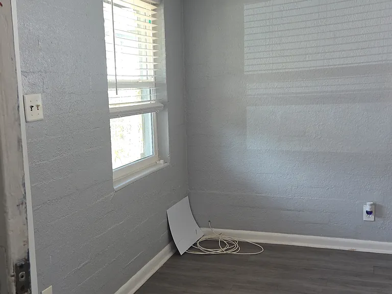 1311 Pine Ave — Photo 6