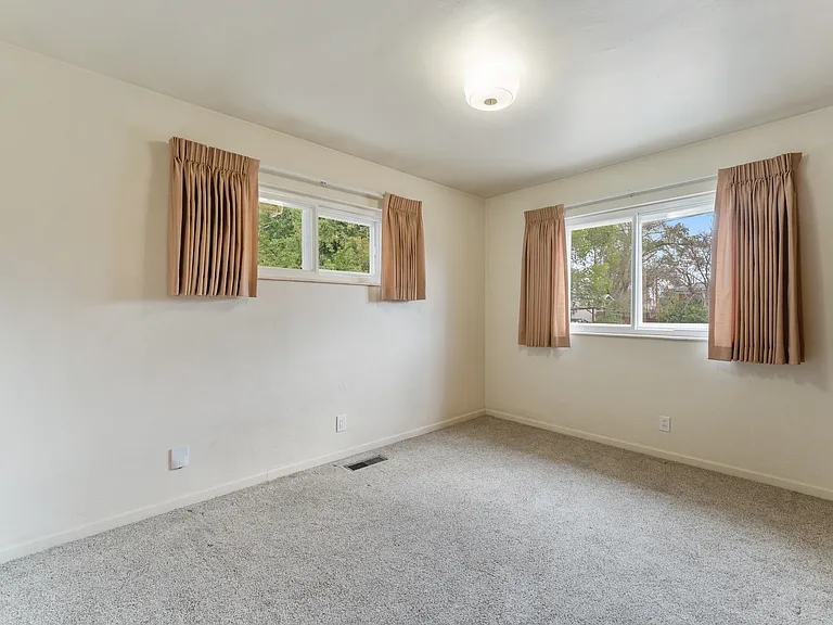 1900 G St — Photo 12