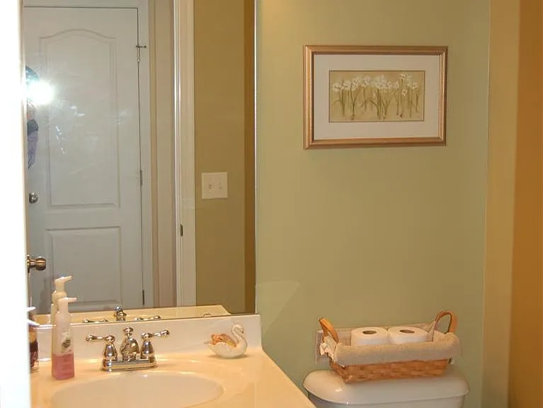 10210 Hamlet Ct — Photo 16