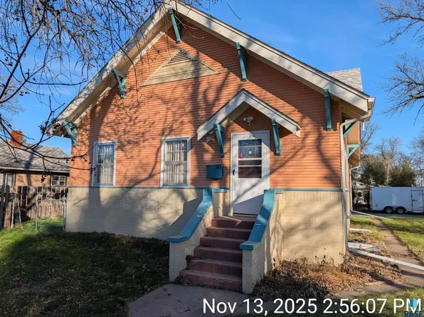 203 6th Ave E, Sisseton, SD 57262