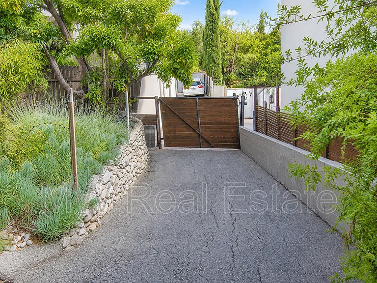 1510 N Benton Way — Photo 17