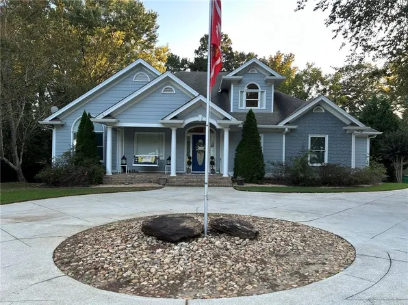 4548 Duncan Dr, Sugar Hill, GA 30518