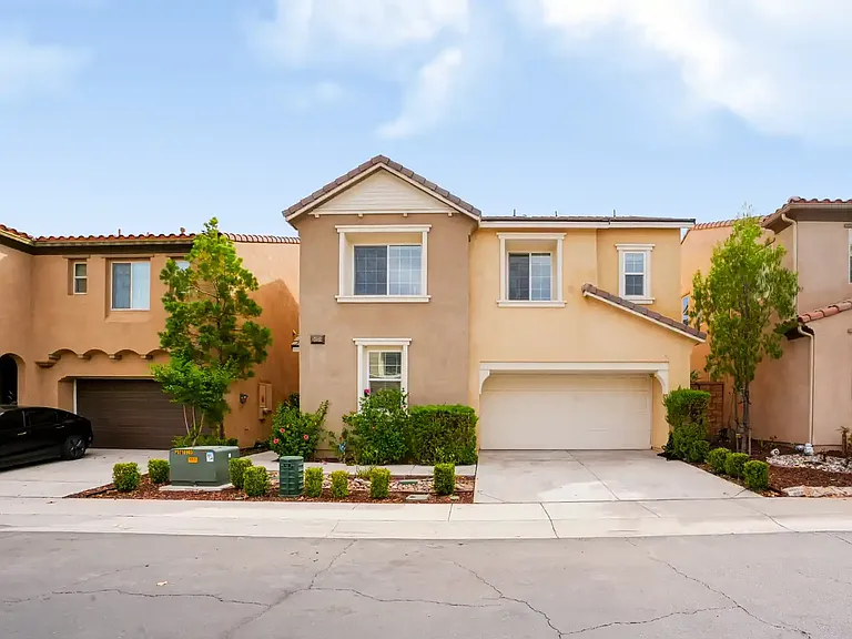 24235 Lilac Ln — Photo 2