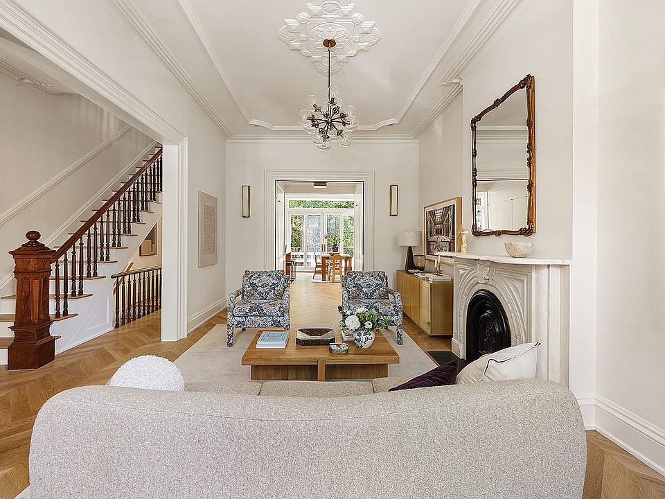 1st image of 34 Park Pl