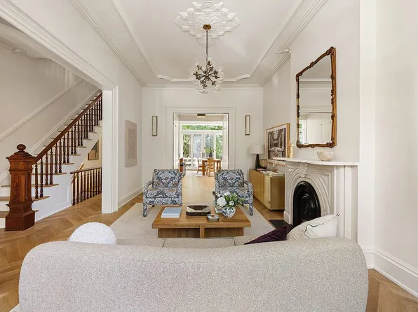 34 Park Pl, Brooklyn, NY 11217