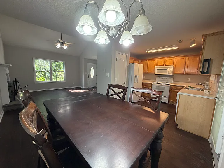 10 Walton Woods Ct — Photo 11