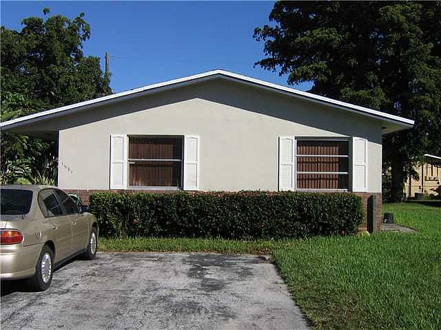 1st image of 1521 SW 22nd St #1-2