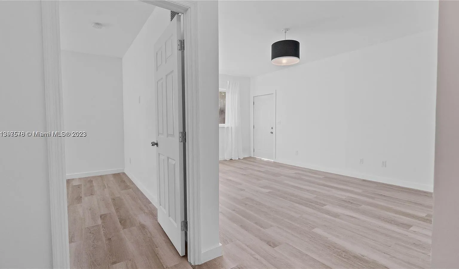 1 bed, 750 sqft, $2,200 — Photo 3