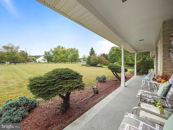 4th image of 350 Ashton Dr