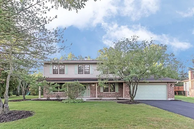 2817 Lexington Ln photo 1