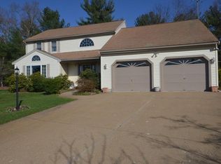 25 Town Line Cir, Bridgewater, MA 02324