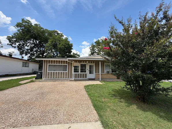 1109 E Inwood Dr, Arlington, TX 76010