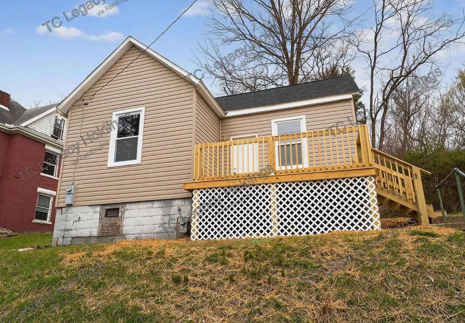 2 bed, 1.0 bath, 798 sqft, $950 — Photo 1