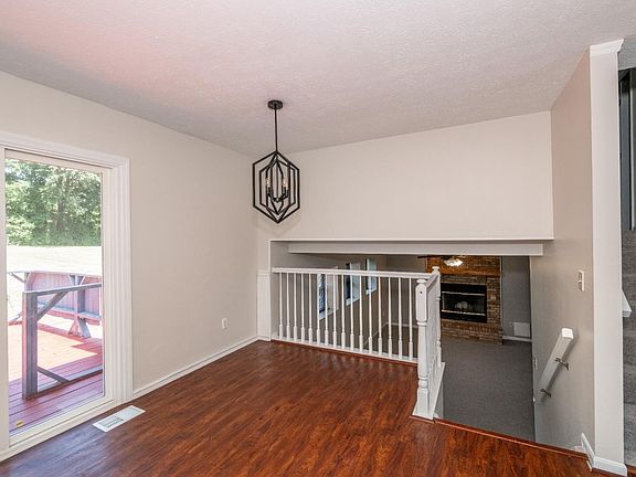 4th image of 3920 Carrington Way
