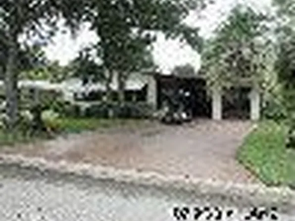 107 Robin Ln, Wildwood, FL 34785