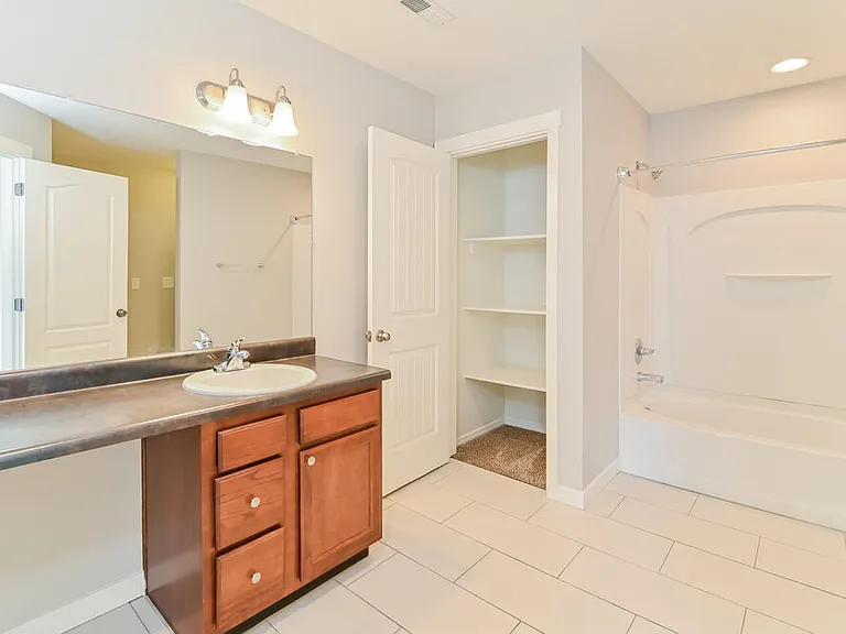606 S Willow Park Dr — Photo 12