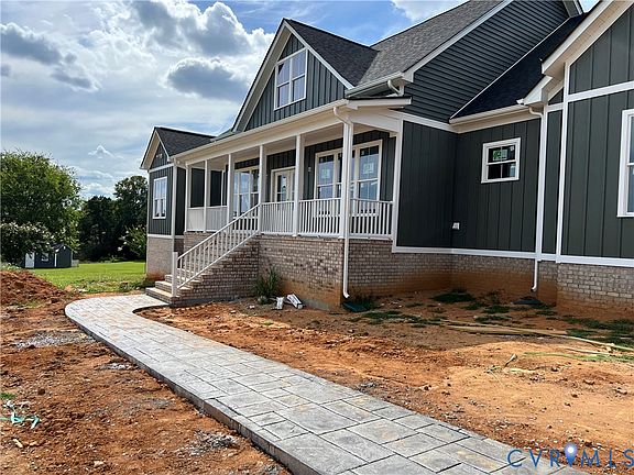 3rd image of 11111 Carriage House Ln