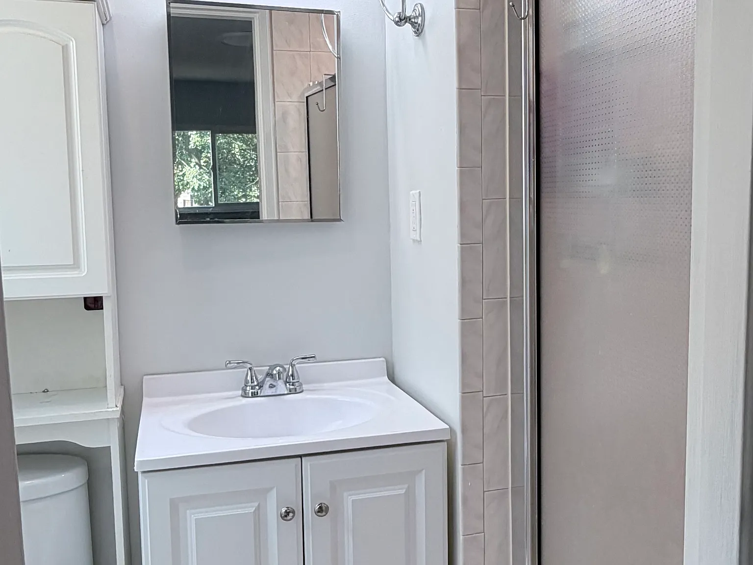 3 bed, 1100 sqft, $3,700 — Photo 2