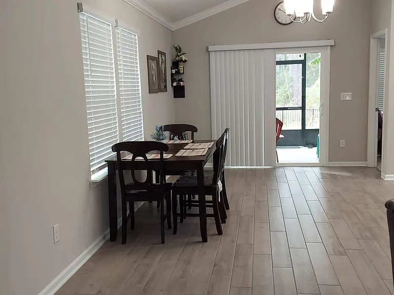 388 Glasgow Dr — Photo 6