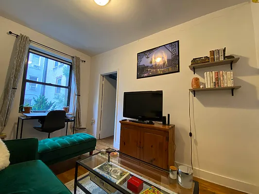 Rented by Crosstown Apartments NYC | media 70