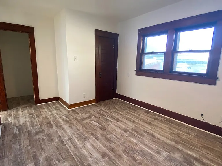 923 W Clark St #923 — Photo 1