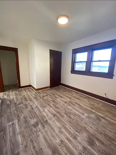 923 W Clark St #923 Photo 1