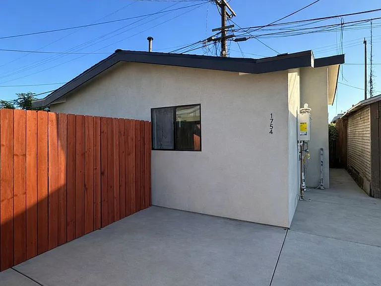 1754 W 37th Dr — Photo 10