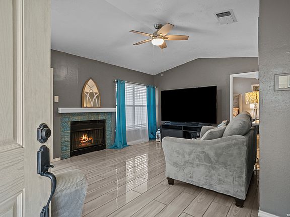 3rd image of 2605 Corian Glen