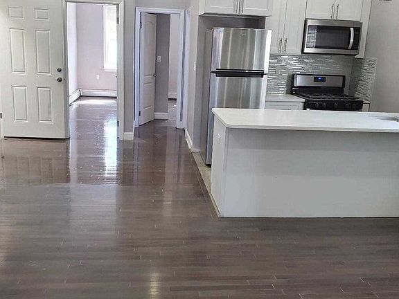 3rd image of 18818 Jamaica Ave Floor 2