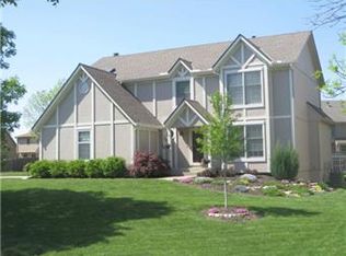 5812 W 157th Pl, Overland Park, KS 66223